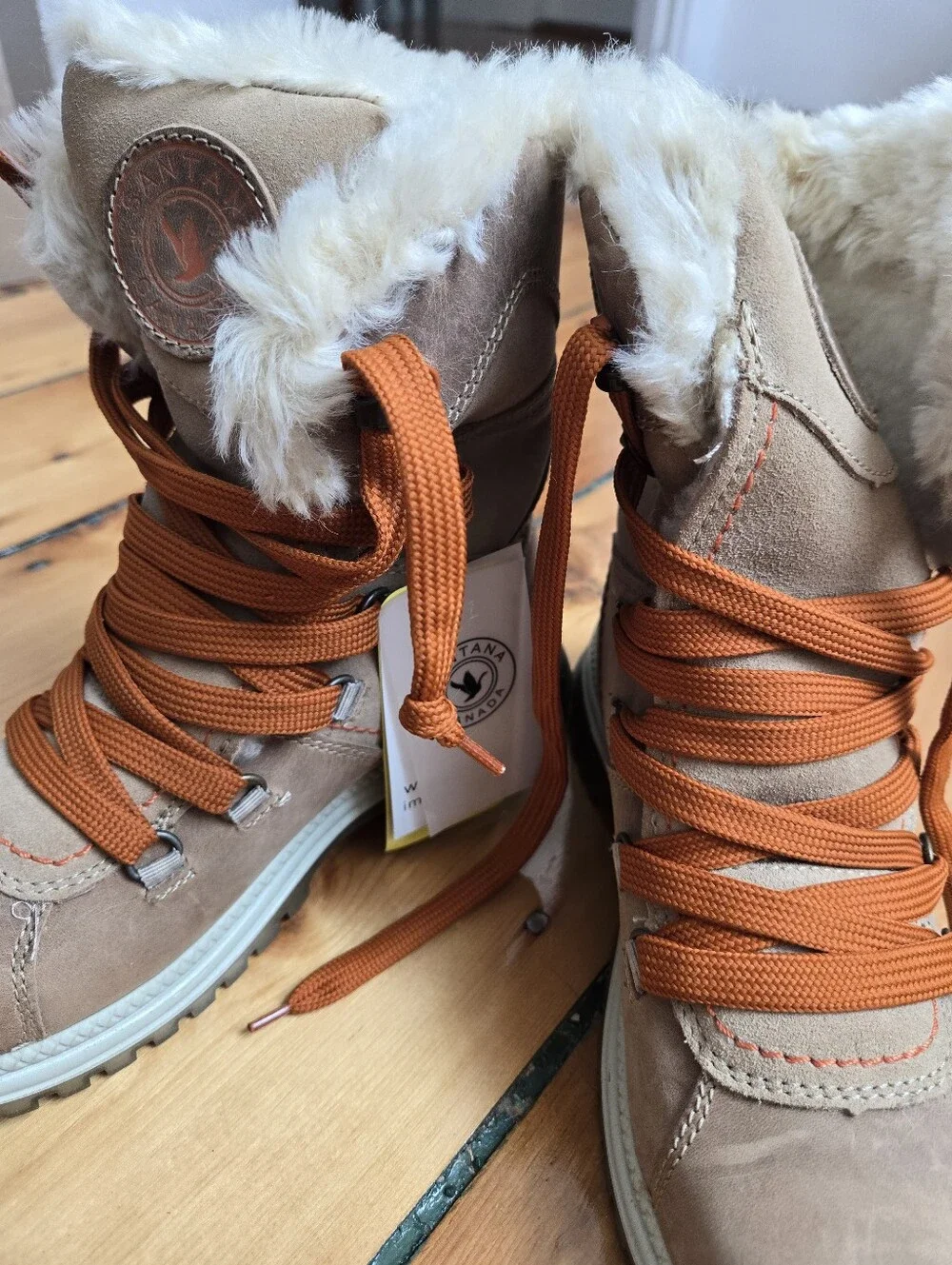 Santana Canada Tan Suede Winter Boots with Orange Laces Size 7